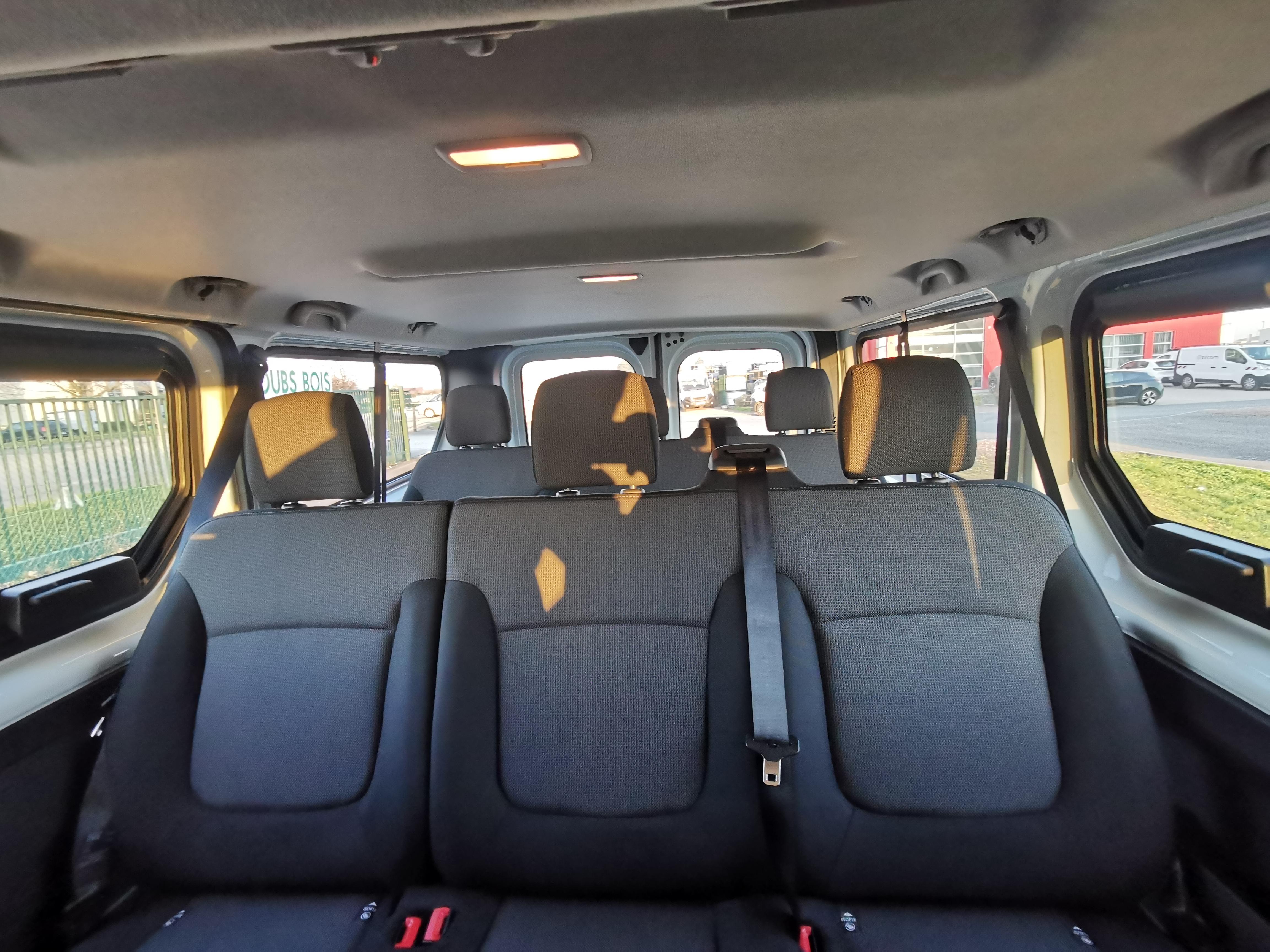 Renault Trafic 9 places 150 ch