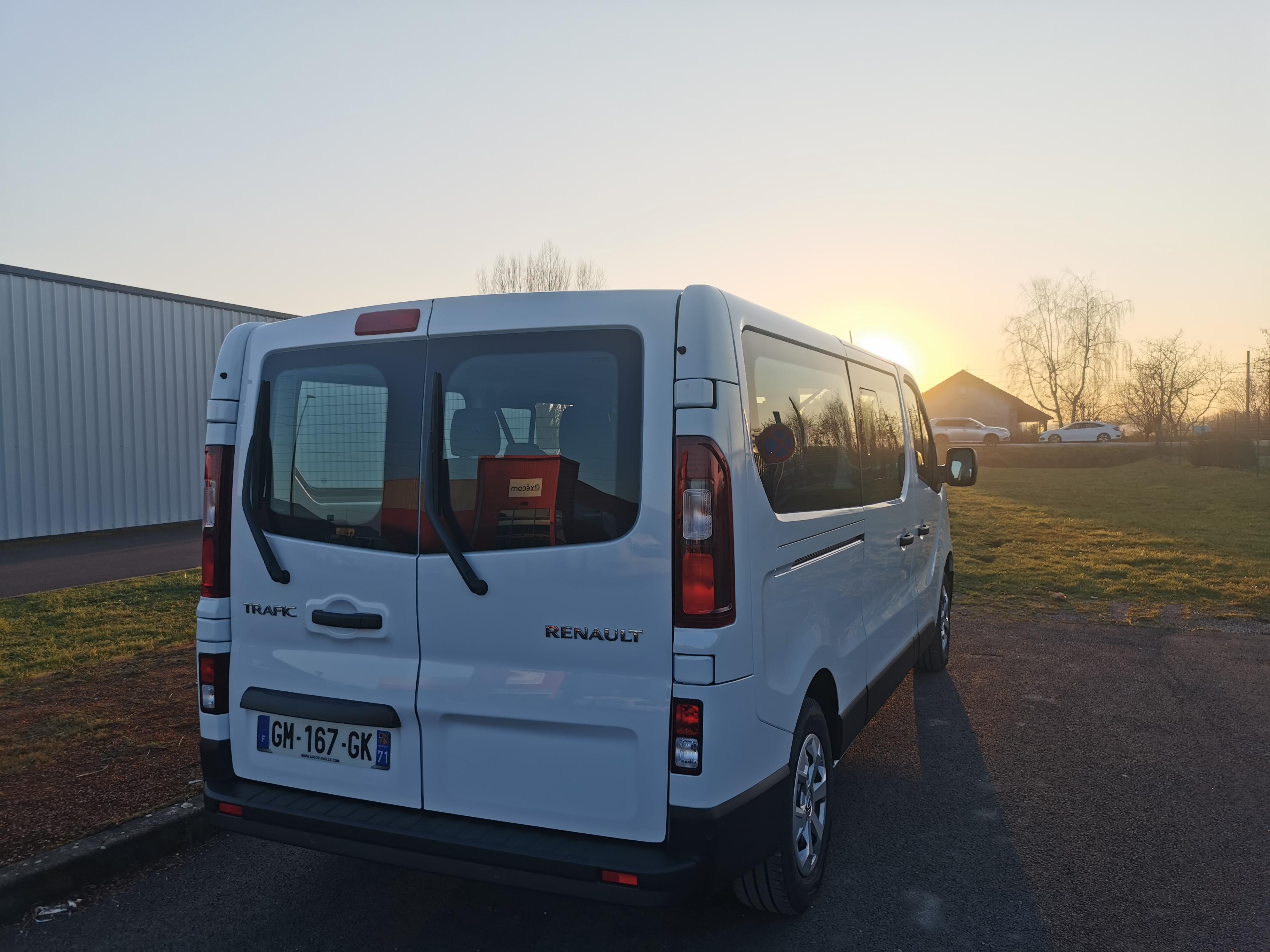 Renault Trafic 9 places 150 ch