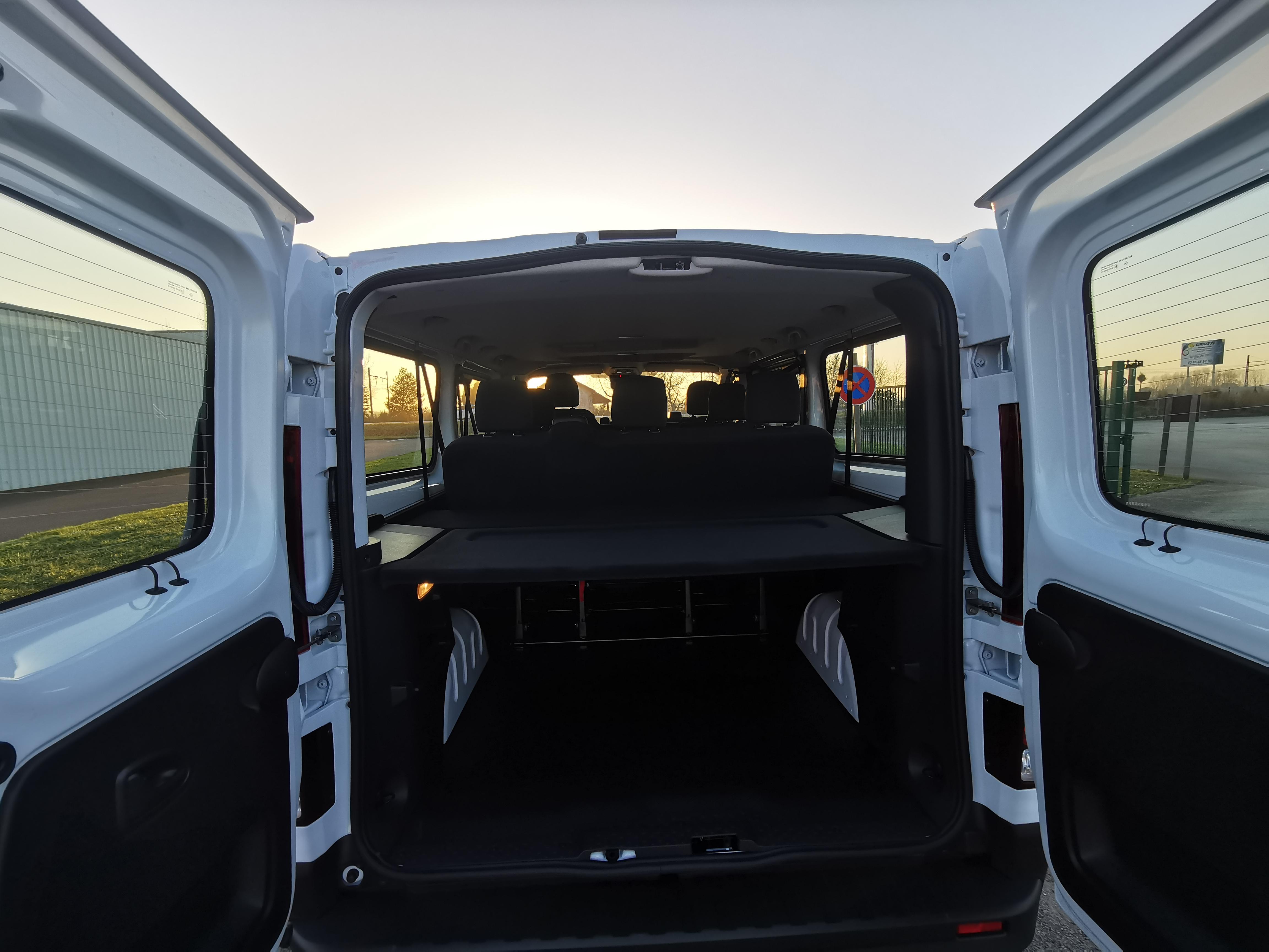 Renault Trafic 9 places 150 ch