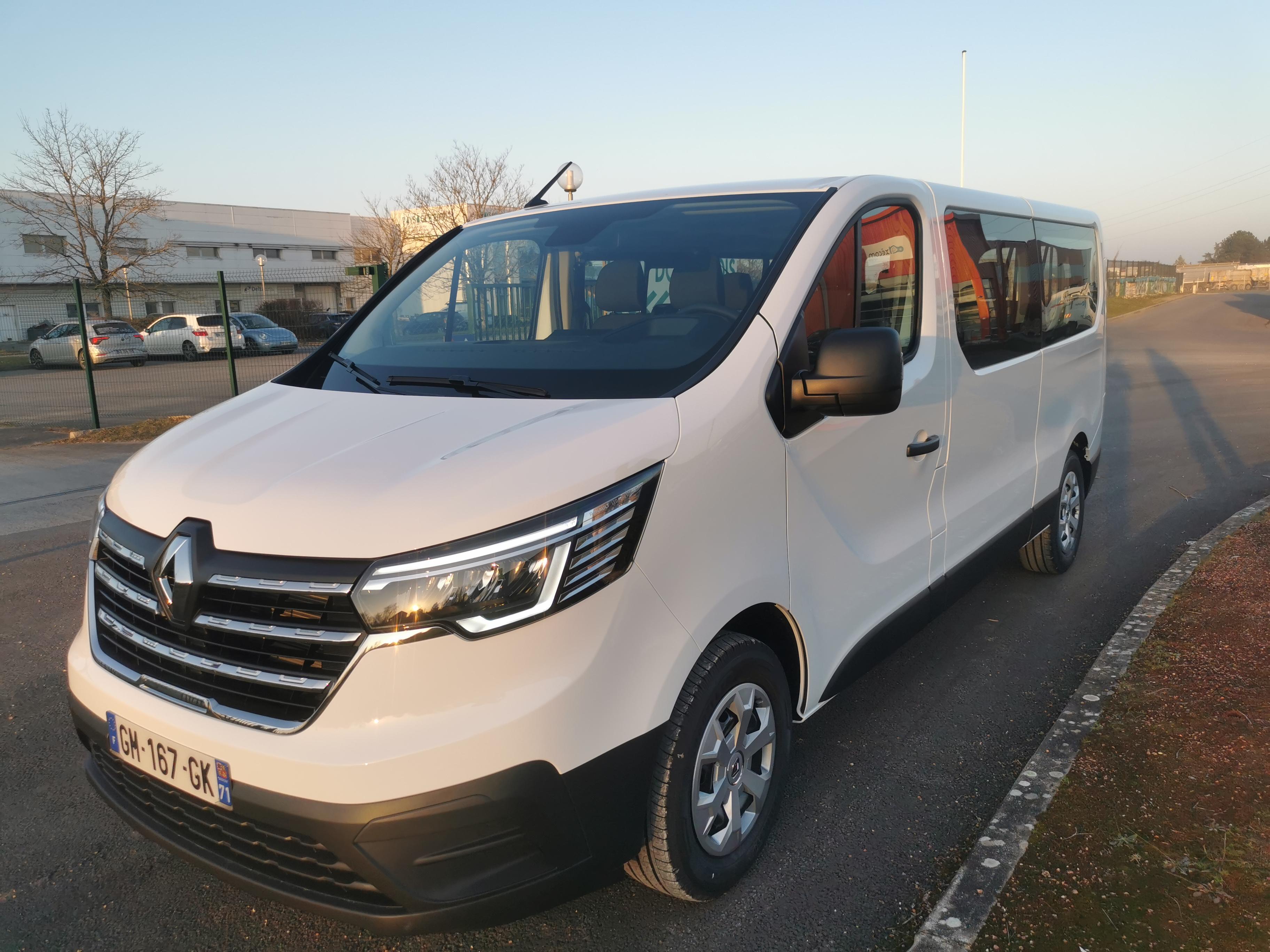 Renault Trafic 9 places 150 ch