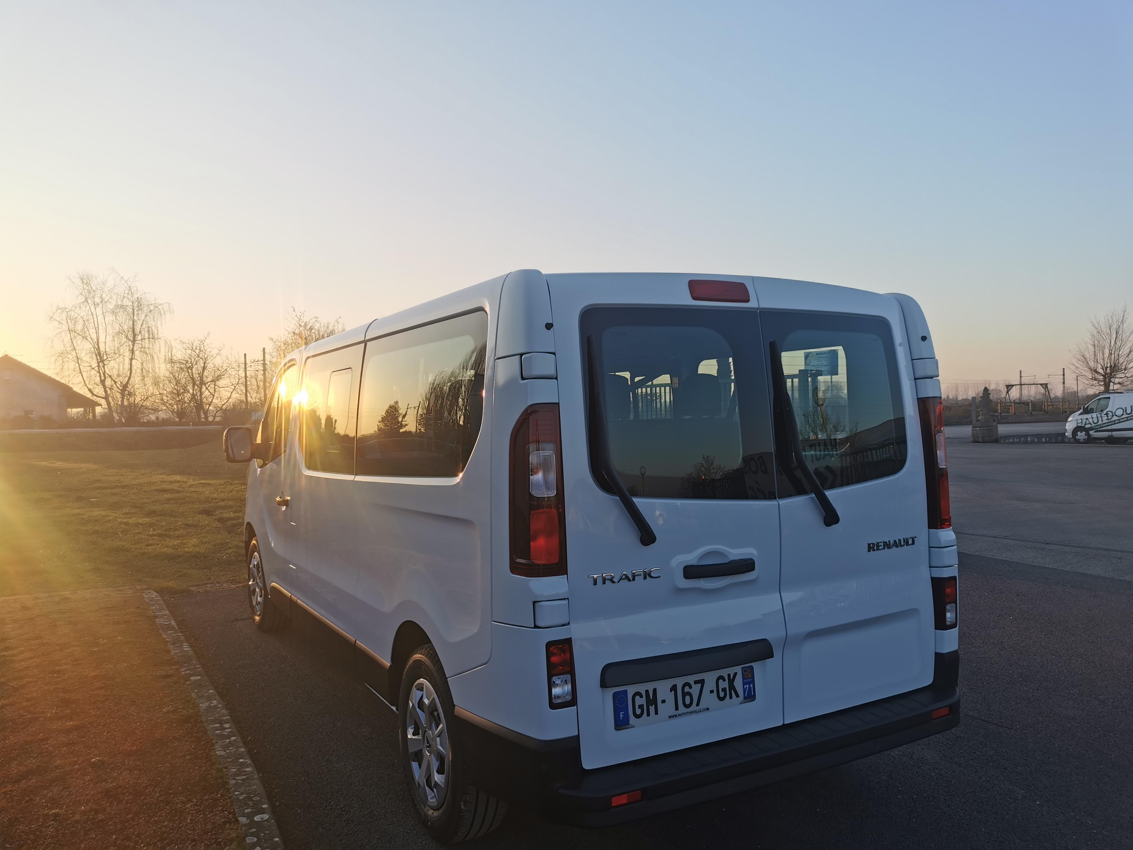 Renault Trafic 9 places 150 ch